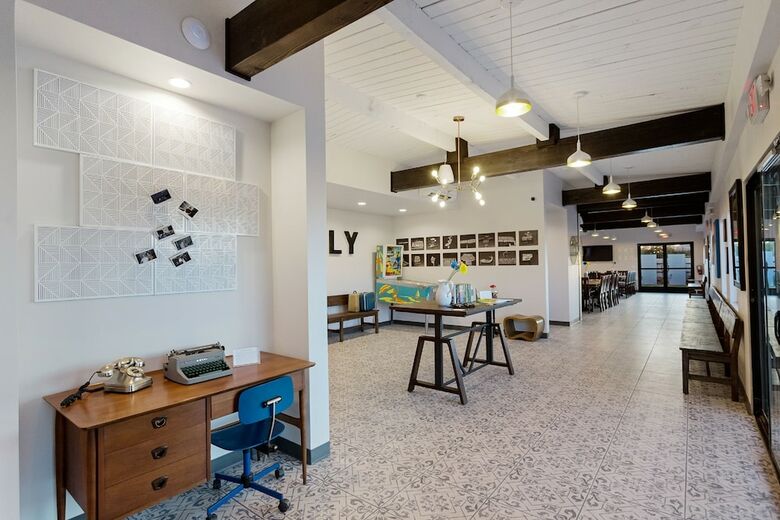 Hotel Mccoy - Art, Coffee, Beer, Wine
