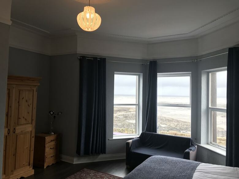Hotel Rolling Wave Guesthouse