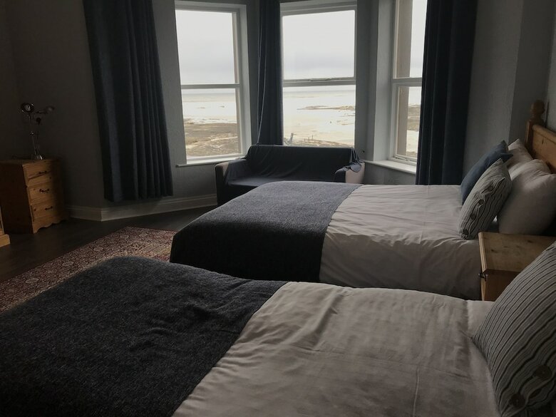 Hotel Rolling Wave Guesthouse