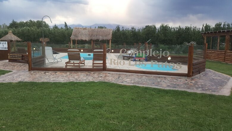 Complejo R�o Los Patos - Caba�as Y Hostel