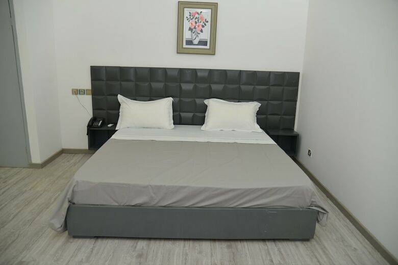 Jess Hotel Kpalim�