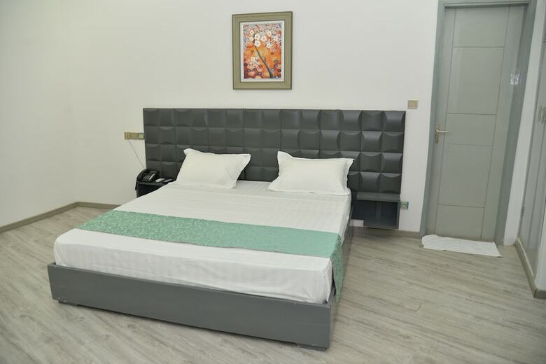 Jess Hotel Kpalim�