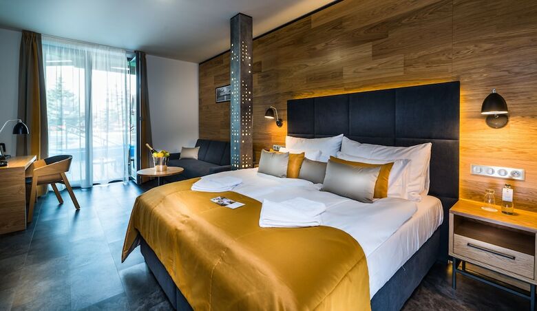 Hotel Galeria Thermal Be?e?ov�