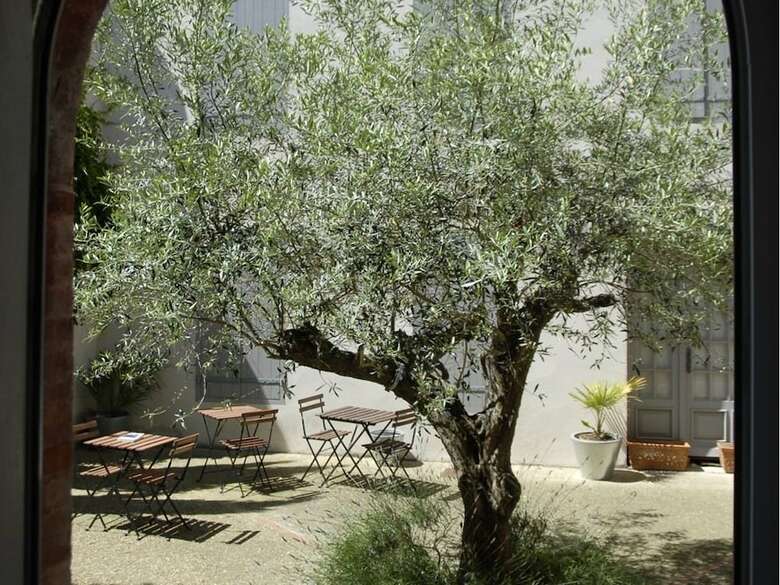 Hotel La Maison Vieille