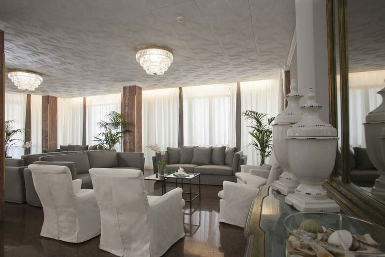 Hotel Imperial Palace
