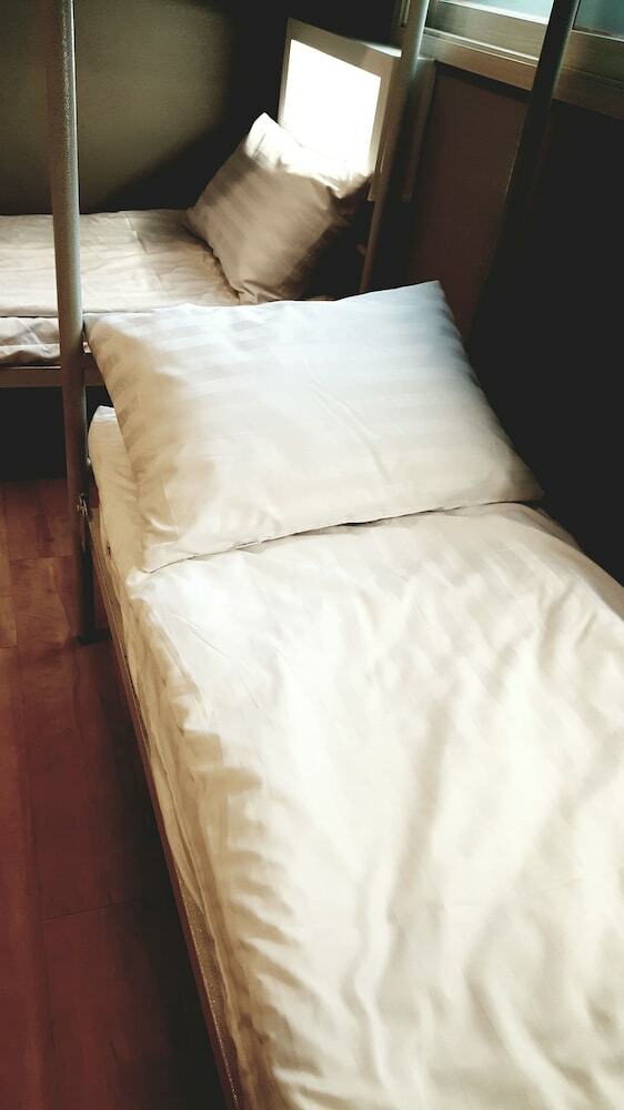Hostal Haha Guesthouse - Hostel