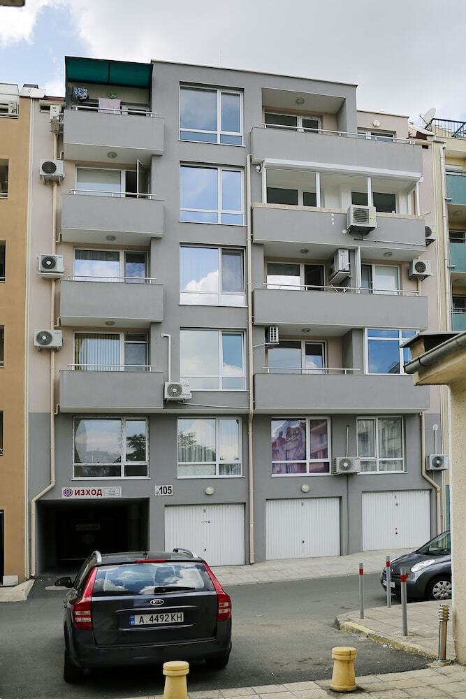 Sea Garden Apartment