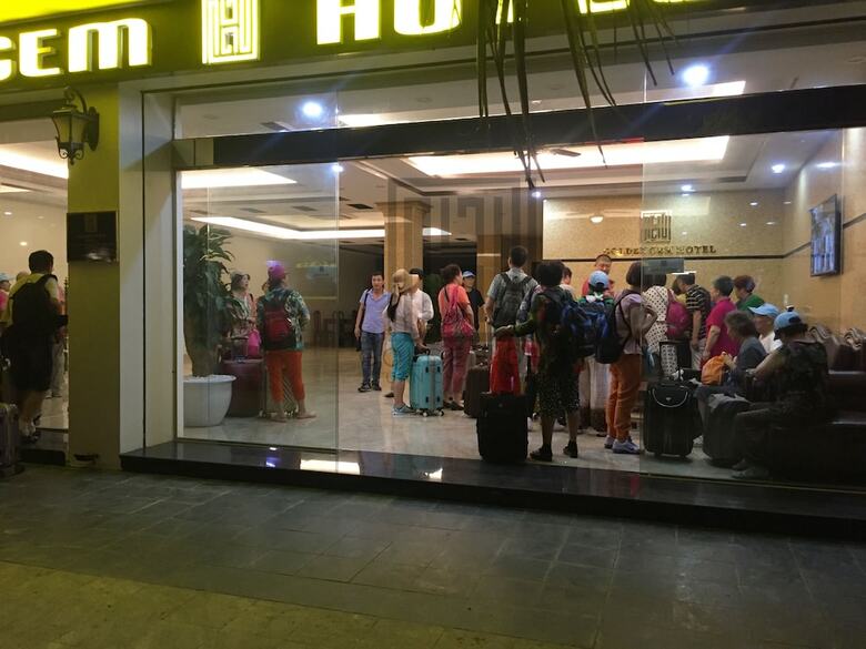 Golden Gem Tuan Chau Hotel