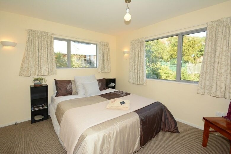 Baldwin Street Retreat