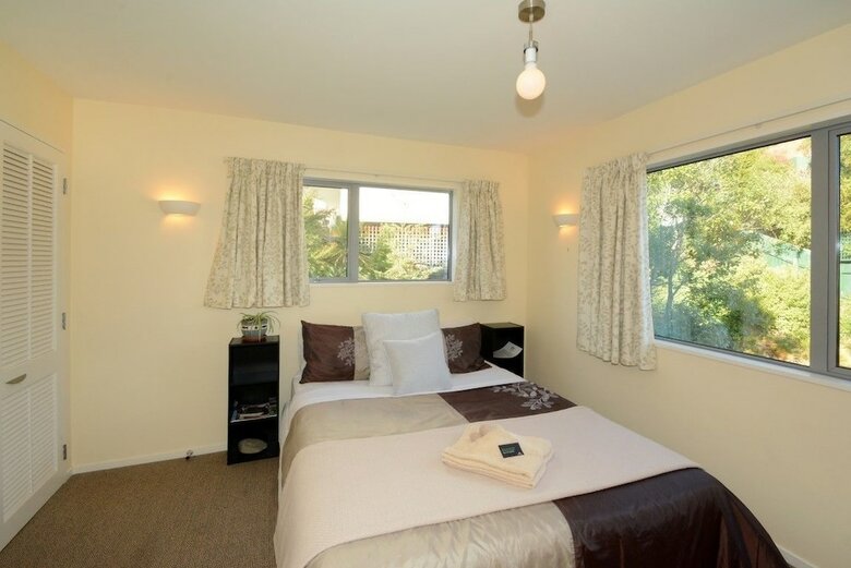Baldwin Street Retreat