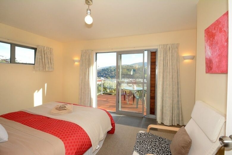 Baldwin Street Retreat