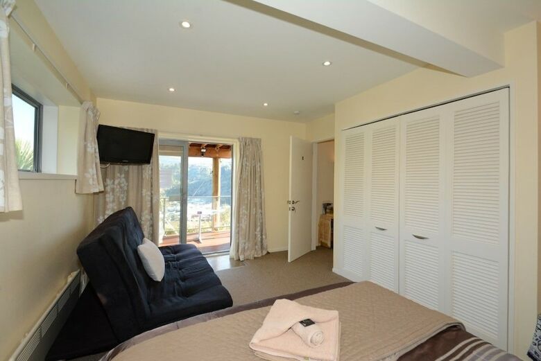 Baldwin Street Retreat