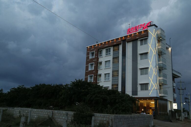 Breeze Suites Transit Hotel