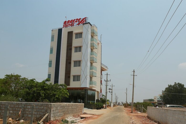 Breeze Suites Transit Hotel