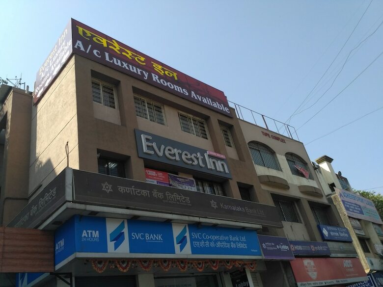 Hotel Everest Inn