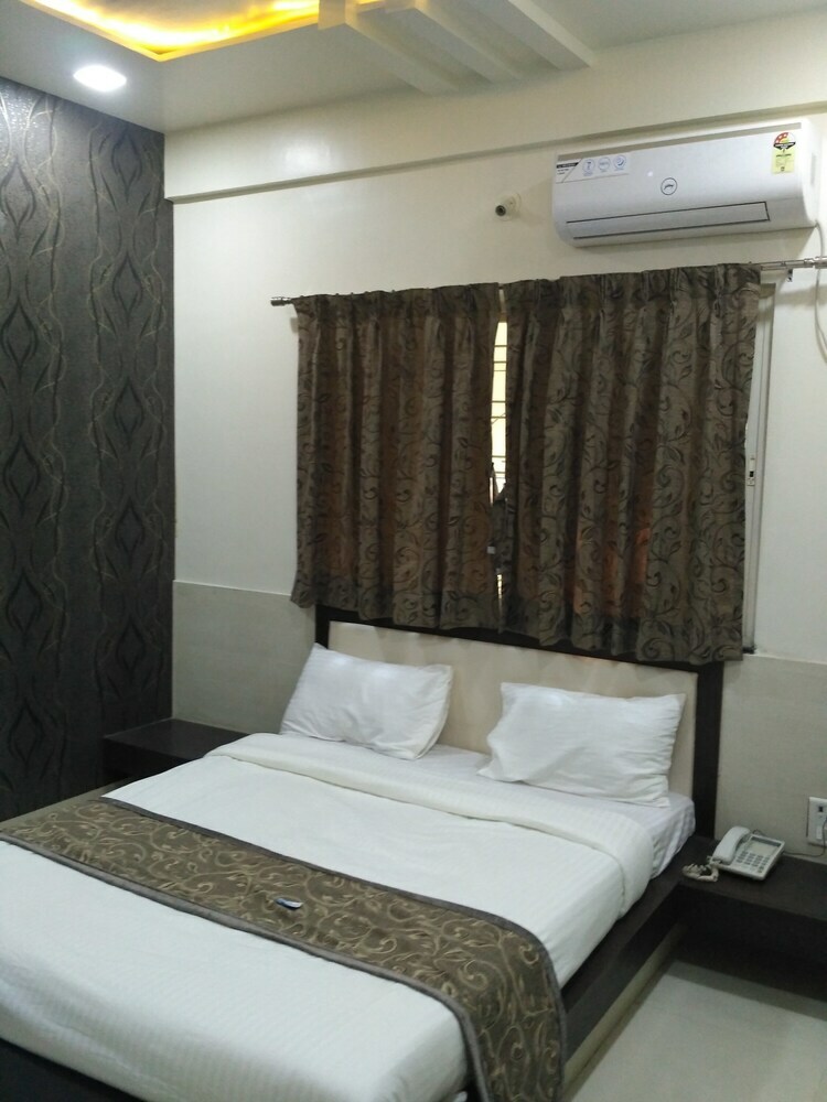 Hotel Everest Inn