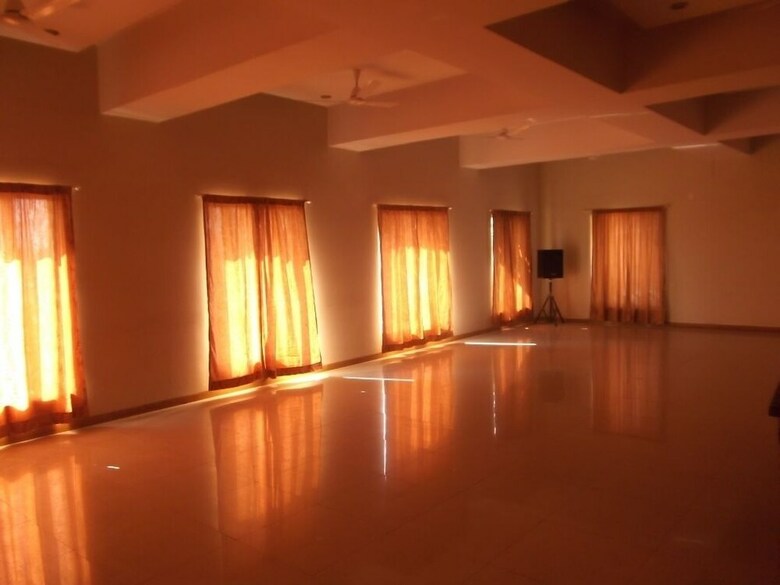 Hotel Nisarg Lounge