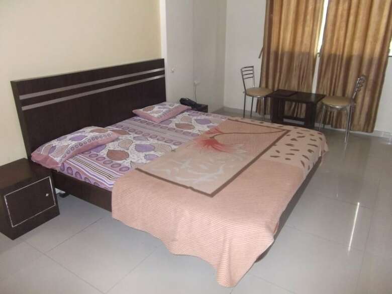 Hotel Trimurti Pride