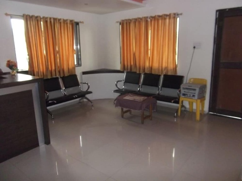Hotel Trimurti Pride