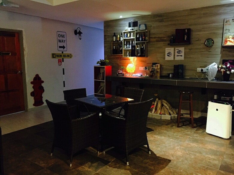 Hotel 91 Street Boutique Inn