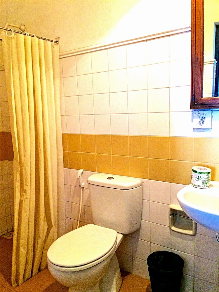 Hotel Turtles Rest And Curry Bowl