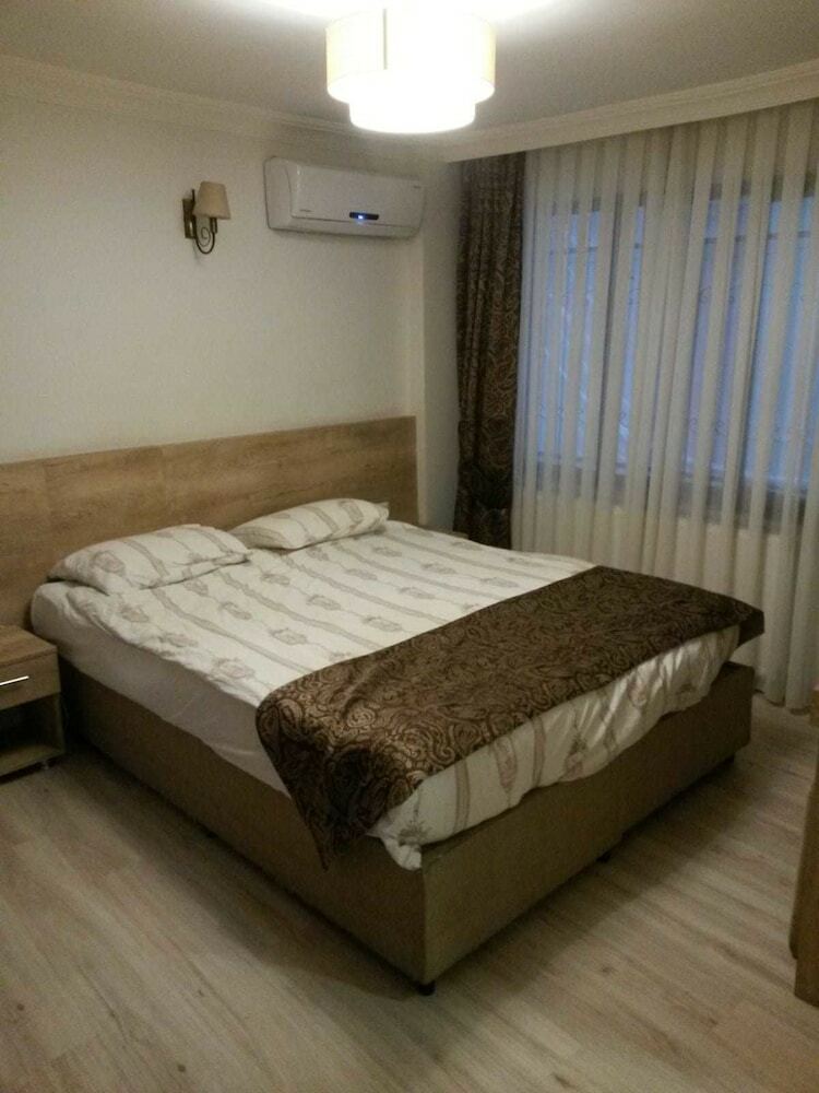 Loren Hotel Suites