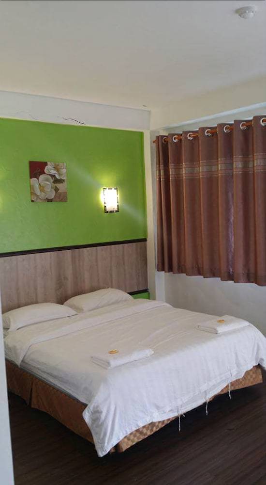 Hotel The Garden Inn