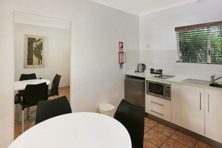Hotel Paradise On The Beach Resort - Palm Cove