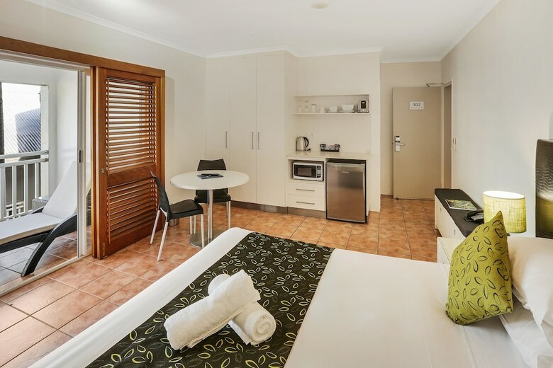 Hotel Paradise On The Beach Resort - Palm Cove