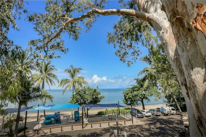 Hotel Paradise On The Beach Resort - Palm Cove