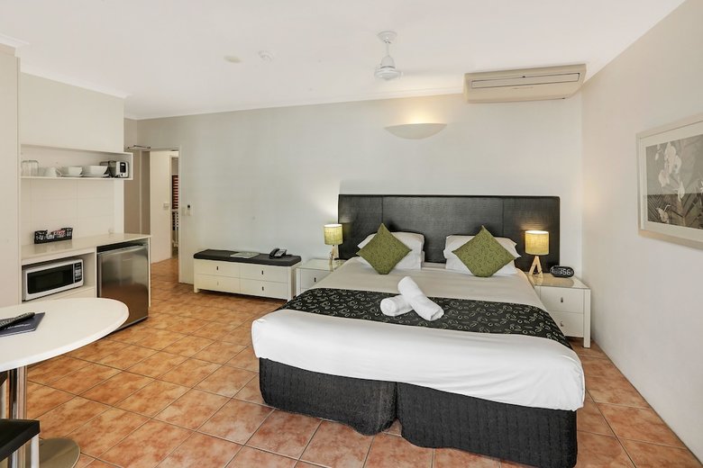 Hotel Paradise On The Beach Resort - Palm Cove