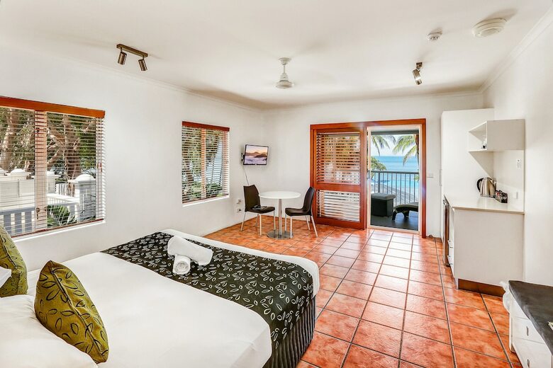 Hotel Paradise On The Beach Resort - Palm Cove
