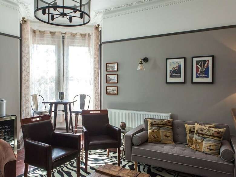 Hotel Oaklands Guest House