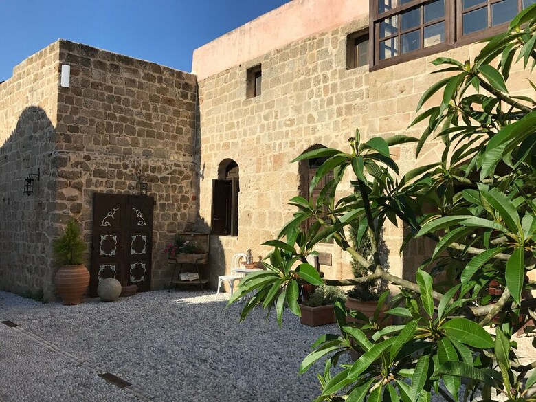 Saint Artemios Hotel And Oriental Suites