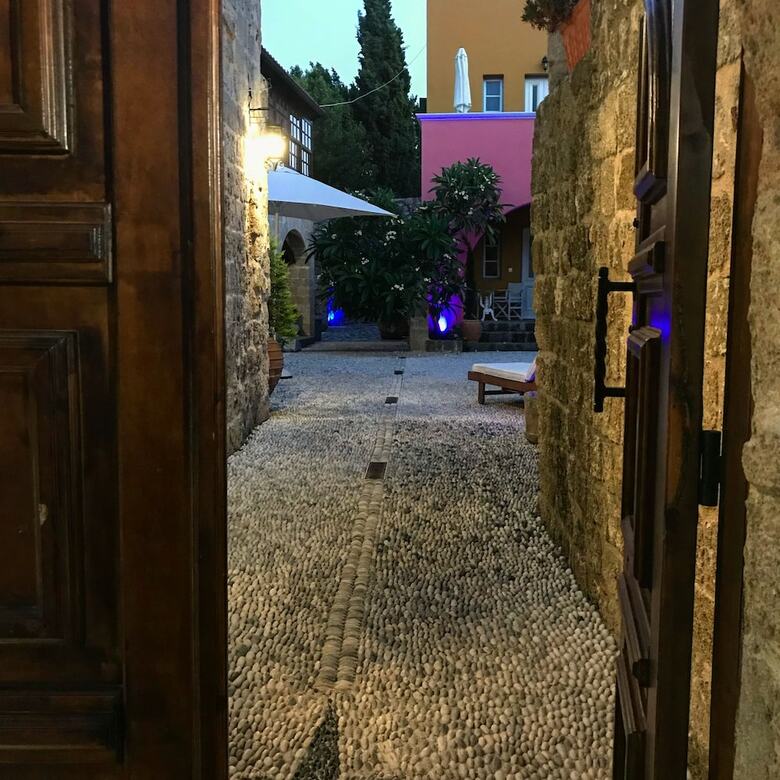 Saint Artemios Hotel And Oriental Suites