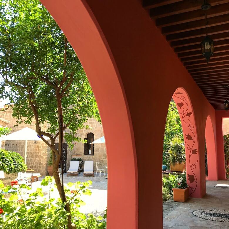 Saint Artemios Hotel And Oriental Suites