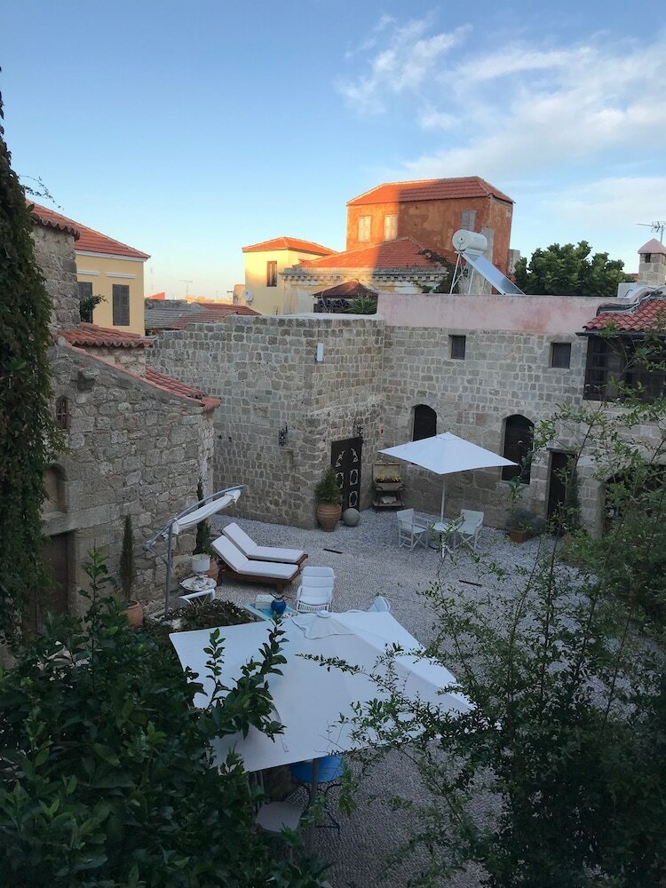 Saint Artemios Hotel And Oriental Suites