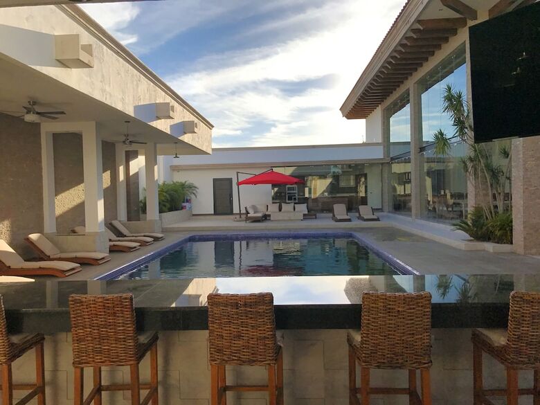 Royal Aqua Luxury Hotel & Spa