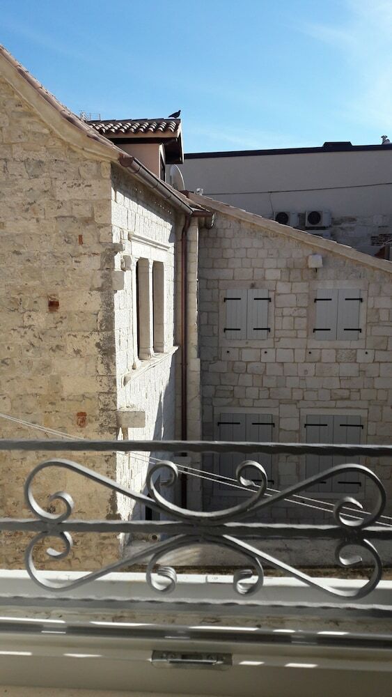 Apartamentos Gothic Palace - Luxury Rooms