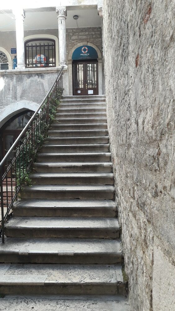 Apartamentos Gothic Palace - Luxury Rooms