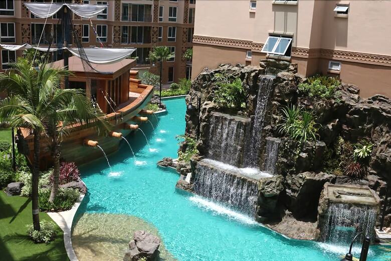 Atlantis Condo Resort Pattaya By Vichairat