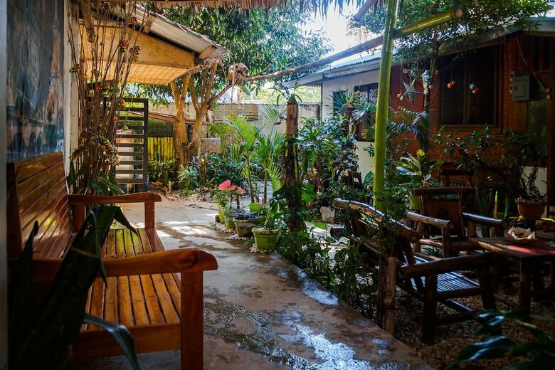 Aleston Secret Hotel