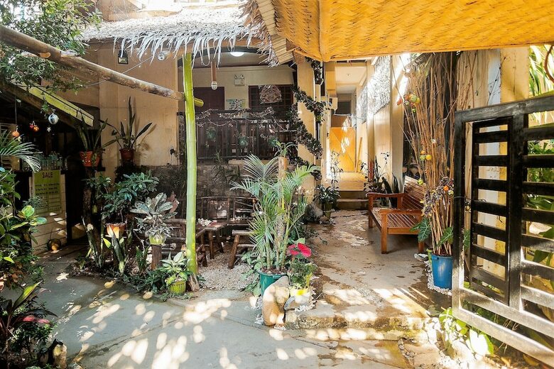 Aleston Secret Hotel