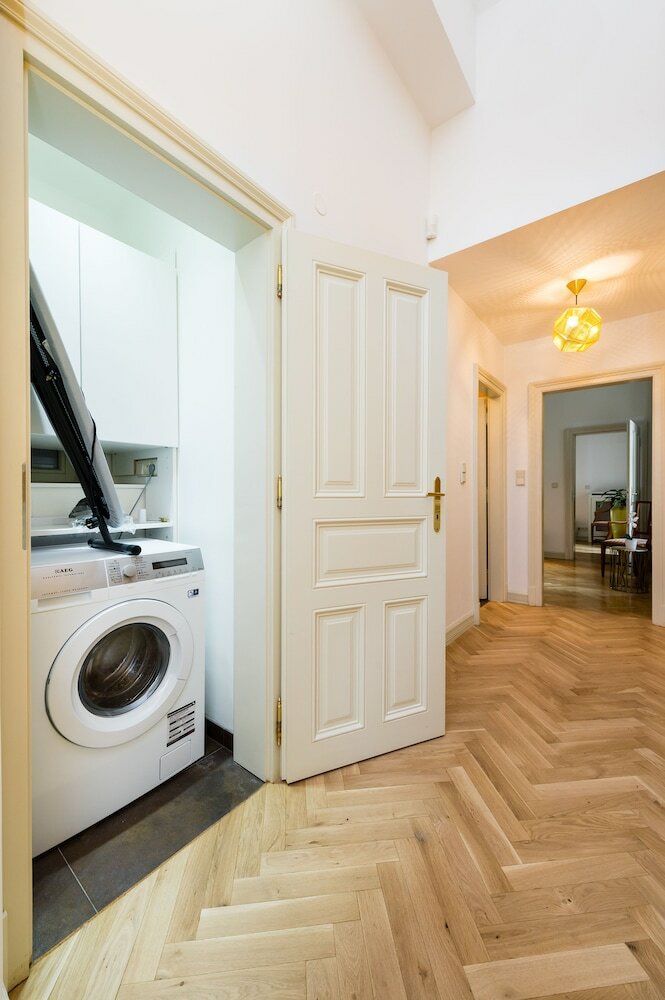 Empirent Grand Central Apartments