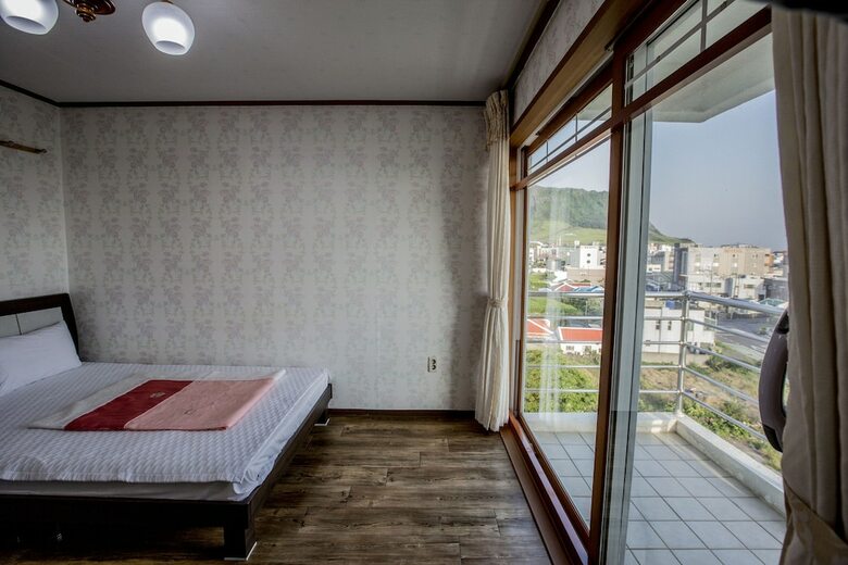 Seongsan Sunrise Pension