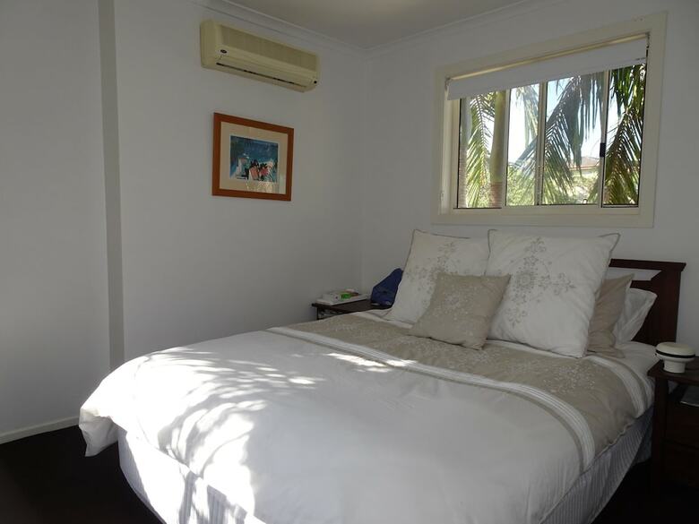 Sea Views At Aqualuna - 3 Bed Apartment