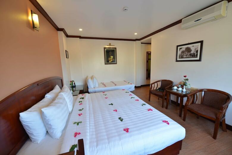 Blue Ha Noi Inn Legend Hotel