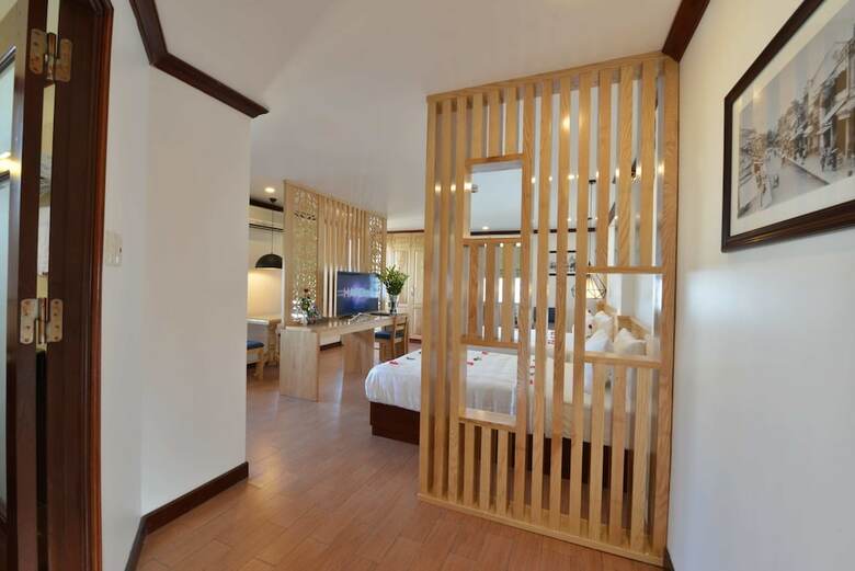 Blue Ha Noi Inn Legend Hotel