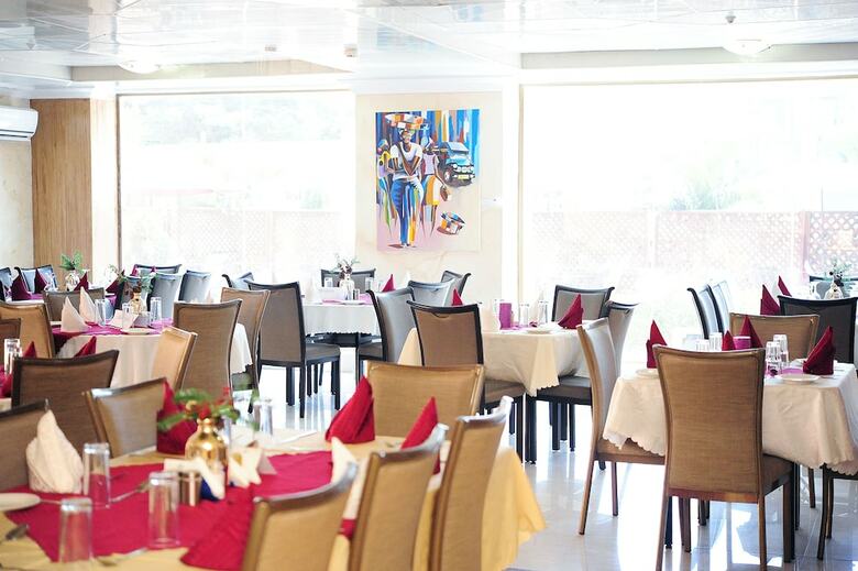 Tomreik Hotel