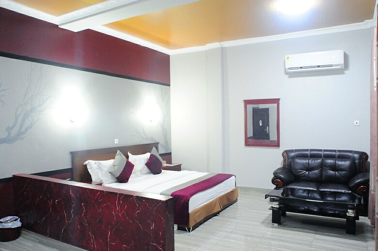 Tomreik Hotel